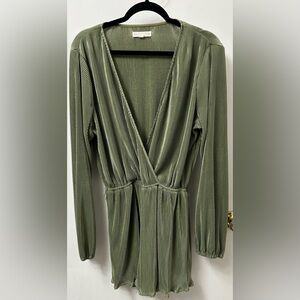 CLOUD TEN Chic Olive Midi Dress with Wrap Design. Size Large. Like New.